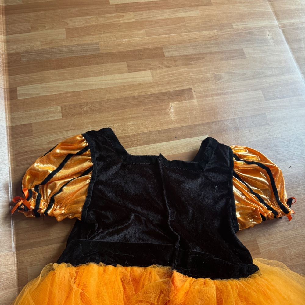 Halloween festive fluffy full dress size med shirt sleeve orange and black - Picture 9 of 9